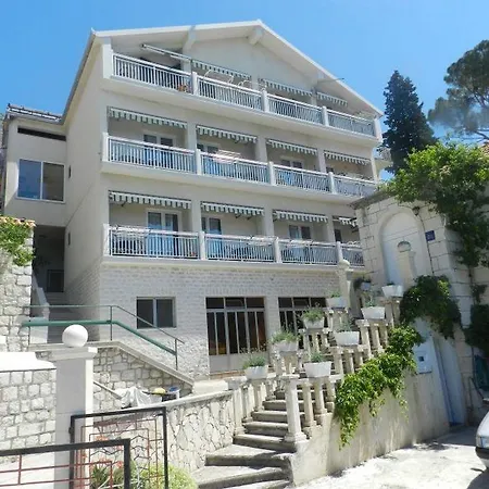 Brist 15714c Apartment